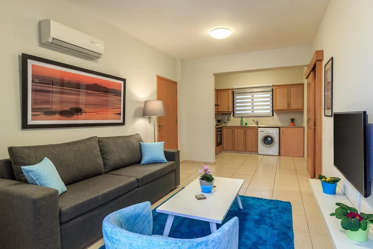 לרנקה Soho City Apartments קפריסין