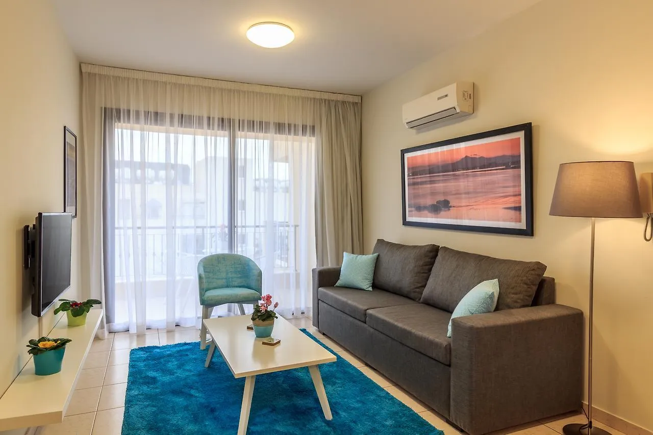 לרנקה Soho City Apartments